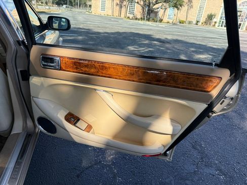Used 1997 Jaguar XJ Vanden Plas image 27