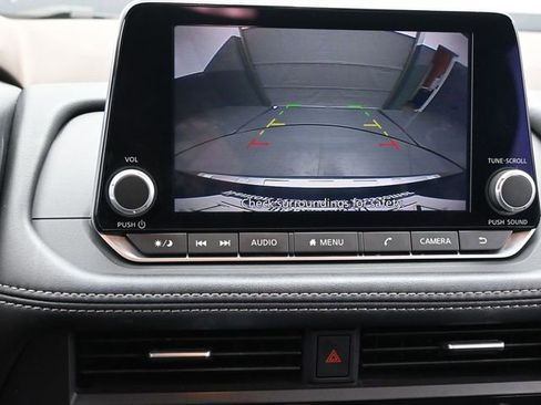 Used 2023 Nissan Rogue SV image 23