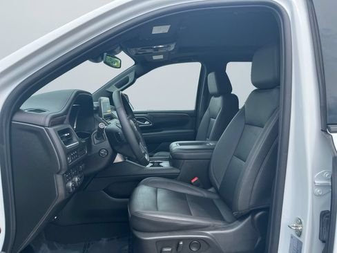 Used 2023 Chevrolet Tahoe Z71 w/ Luxury Package AWD/4WD image 9
