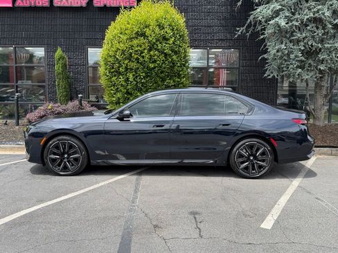 Used 2024 BMW 760i xDrive w/ Executive Package AWD/4WD image 9
