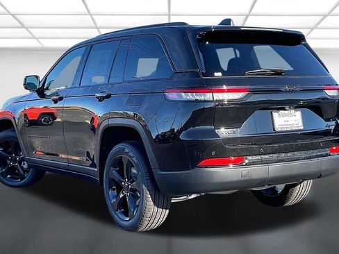 New 2025 Jeep Grand Cherokee Limited w/ Black Appearance Package AWD/4WD image 3
