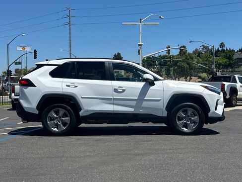 Used 2025 Toyota RAV4 XLE AWD/4WD image 6
