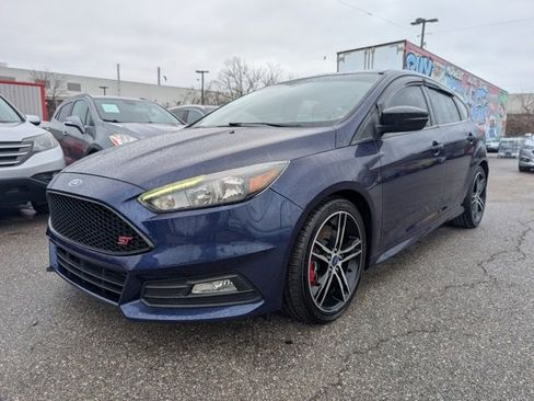 Used 2017 Ford Focus ST image 3