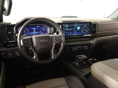 Used 2023 Chevrolet Silverado 1500 ZR2 w/ Technology Package AWD/4WD image 2