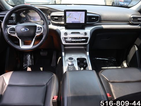 Used 2022 Ford Explorer XLT w/ Equipment Group 202A AWD/4WD image 14