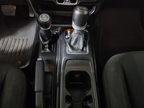 Used 2019 Jeep Wrangler Unlimited Sport image 26