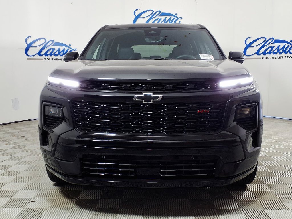 New 2027 Chevrolet Traverse RS FWD image 3