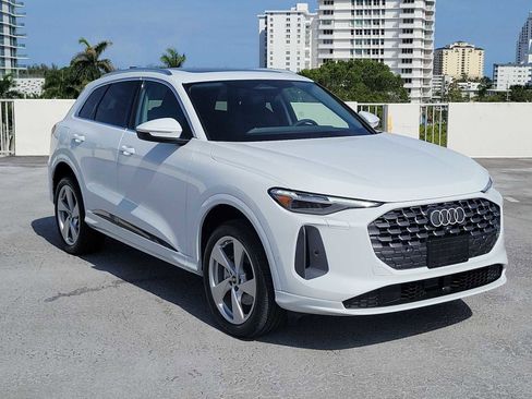 New 2025 Audi Q5 Prestige image 8