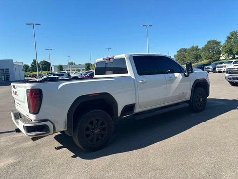 Used 2024 GMC Sierra 2500 AT4 w/ Technology Package AWD/4WD image 9