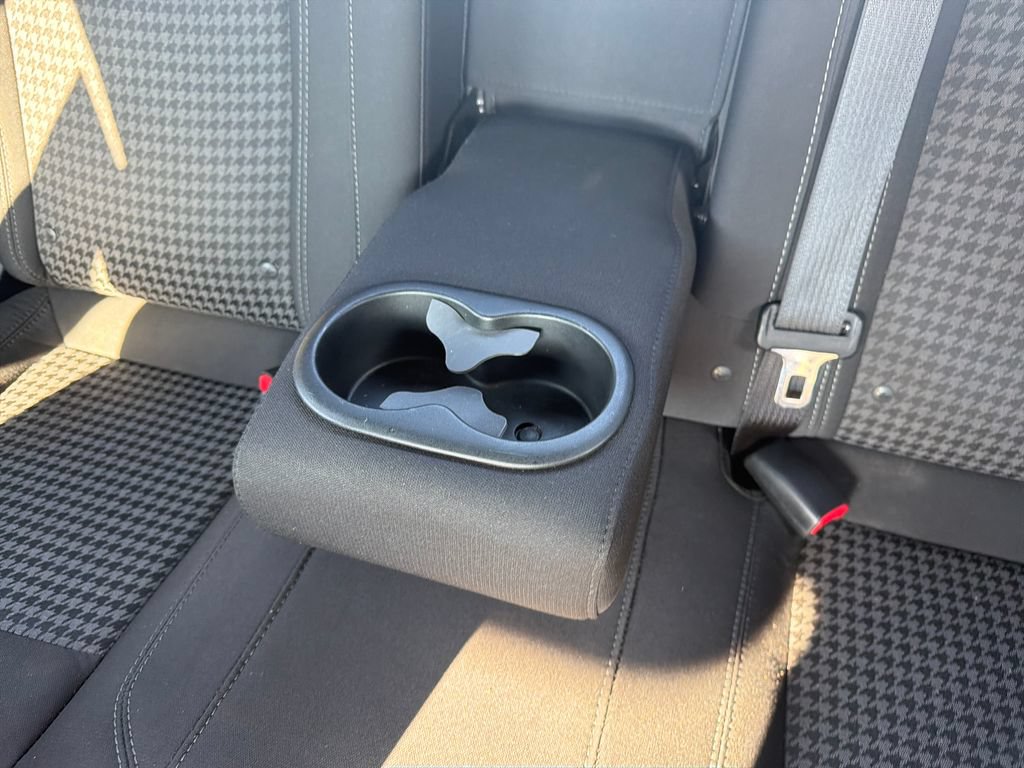 Used 2018 Dodge Challenger SXT RWD image 35