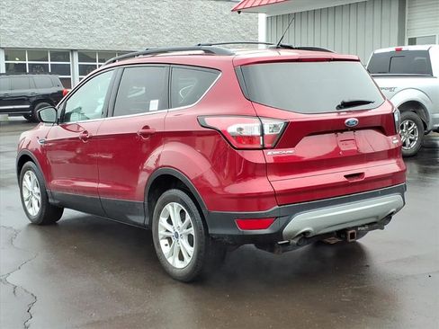Used 2017 Ford Escape SE w/ Equipment Group 201A image 3
