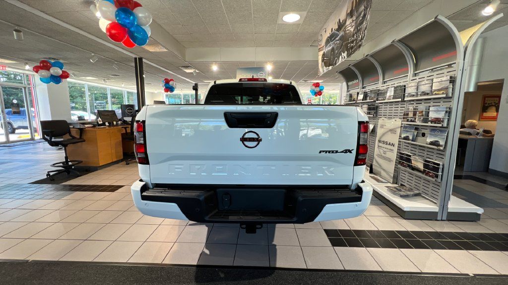 Certified 2023 Nissan Frontier PRO-4X w/ Pro-4X Premium Package AWD/4WD image 5