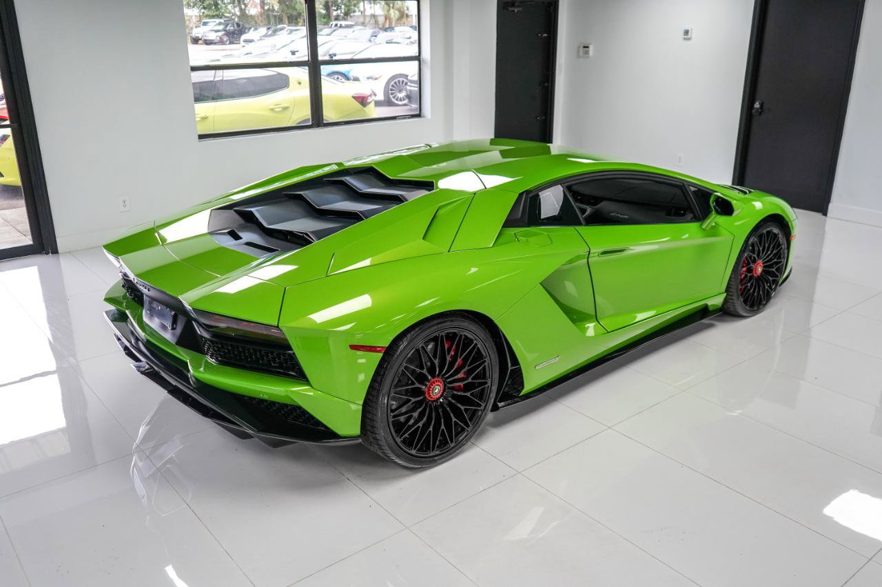 Used 2018 Lamborghini Aventador S AWD/4WD image 7