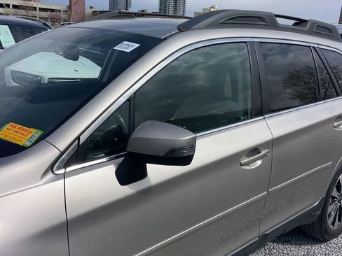 Used 2017 Subaru Outback 2.5i Limited AWD/4WD image 3