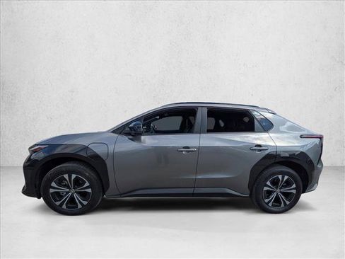 Used 2025 Toyota bZ4X AWD image 2
