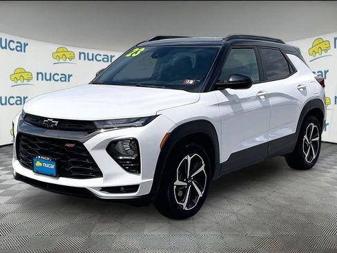Used 2023 Chevrolet TrailBlazer RS w/ Sun and Liftgate Package AWD/4WD image 3