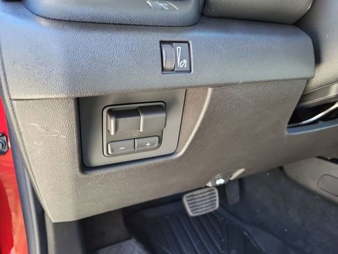 New 2026 GMC Canyon Elevation w/ Convenience Package image 14