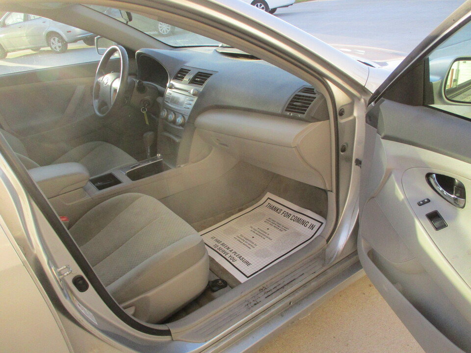 Used 2007 Toyota Camry LE FWD image 19