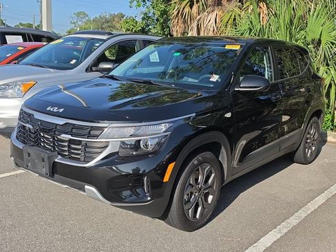 Certified 2024 Kia Seltos LX AWD/4WD image 3