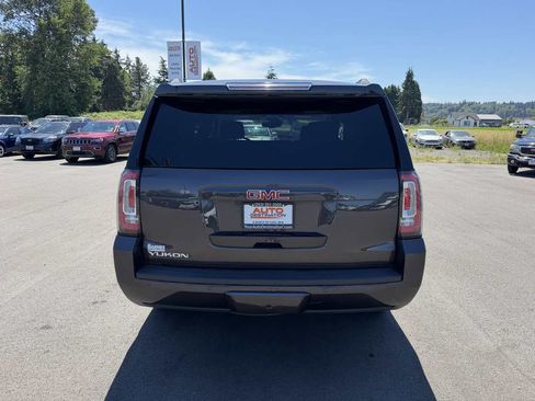Used 2017 GMC Yukon SLT w/ HD Trailering Package AWD/4WD image 7