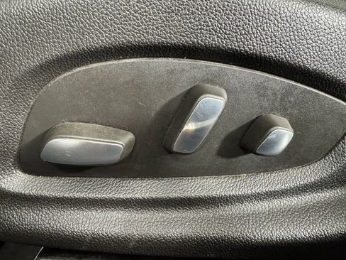 Used 2015 Cadillac XTS Luxury image 33