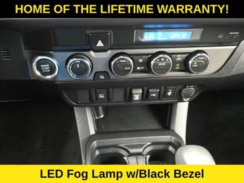 Used 2022 Toyota Tacoma TRD Sport AWD/4WD image 27