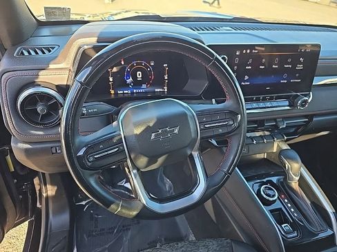 Used 2023 Chevrolet Colorado Z71 image 13