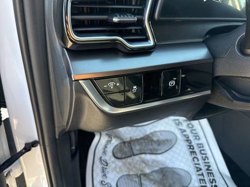 Used 2023 Kia Sportage EX AWD/4WD image 25