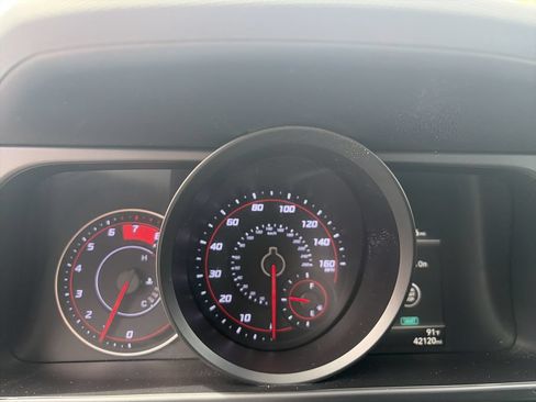 Used 2023 Hyundai Elantra SEL FWD image 35