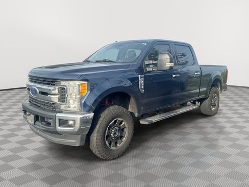 Used 2017 Ford F250 XLT w/ XLT Premium Package AWD/4WD image 1