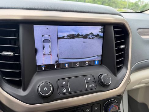 Used 2021 GMC Acadia Denali w/ Denali Ultimate Package AWD/4WD image 19