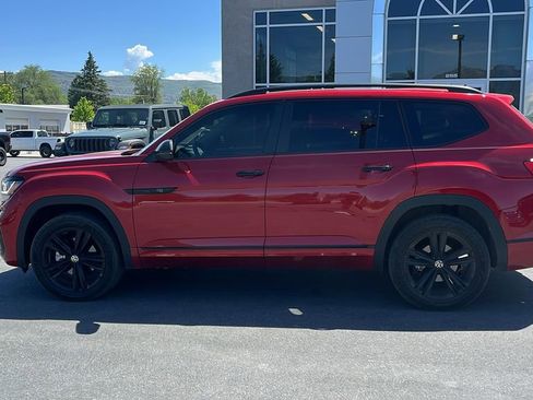 Used 2023 Volkswagen Atlas SEL R-Line AWD/4WD image 8