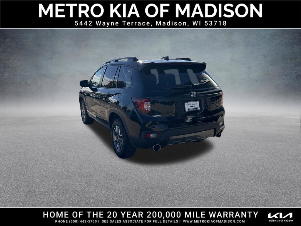 Used 2023 Honda Passport TrailSport image 3