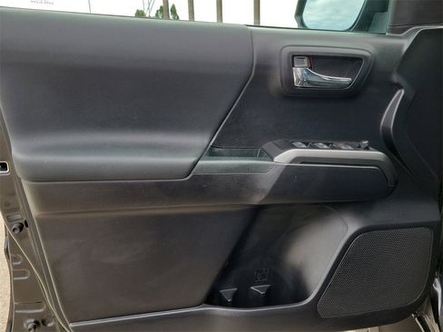 Used 2021 Toyota Tacoma 4x4 Double Cab image 16