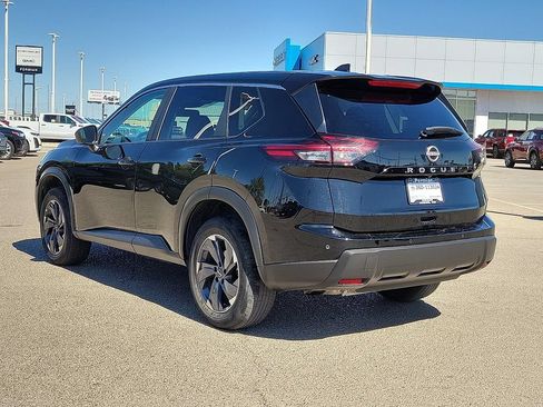 Used 2025 Nissan Rogue SV FWD image 8