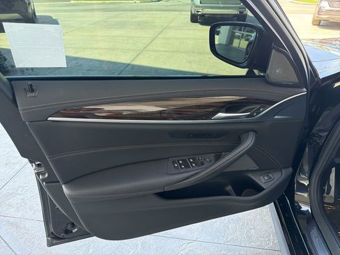 Used 2023 BMW M550i xDrive w/ Parking Assistance Package image 9