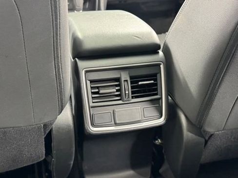 Used 2024 Subaru Forester Premium image 38