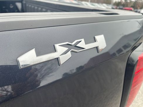 Used 2025 GMC Sierra 1500 SLT image 17