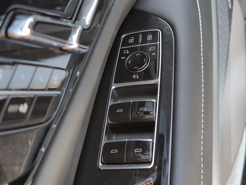 New 2025 Cadillac Optiq Luxury 1 image 12