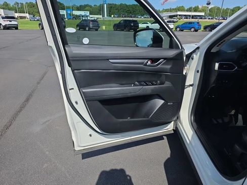 Used 2018 MAZDA CX-5 Touring w/ Preferred Equipment Package FWD image 41
