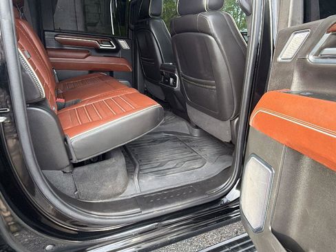 Used 2024 GMC Sierra 3500 Denali Ultimate AWD/4WD image 19