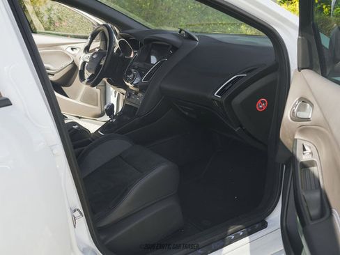 Used 2016 Ford Focus RS image 37