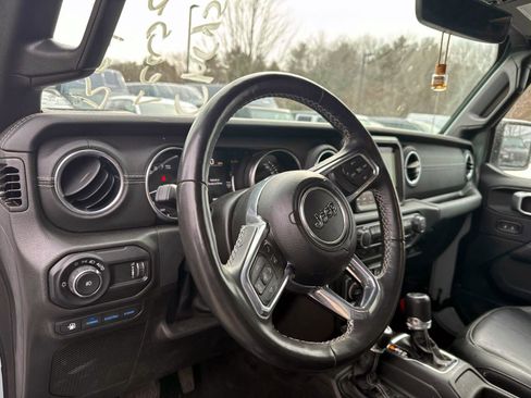 Used 2023 Jeep Wrangler Unlimited Sahara w/ Cold Weather Group image 10