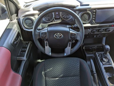 Used 2022 Toyota Tacoma SR5 image 15