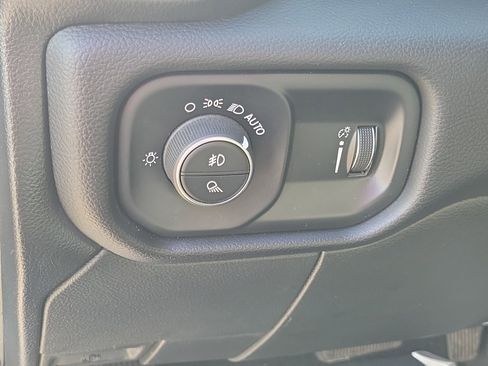 Used 2024 RAM 2500 Big Horn image 25