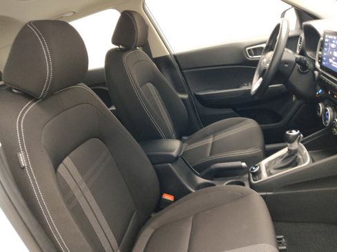 Used 2025 Hyundai Venue SEL image 21