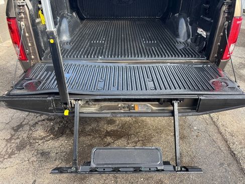 Used 2016 Ford F150 XLT w/ Equipment Group 302A Luxury image 9