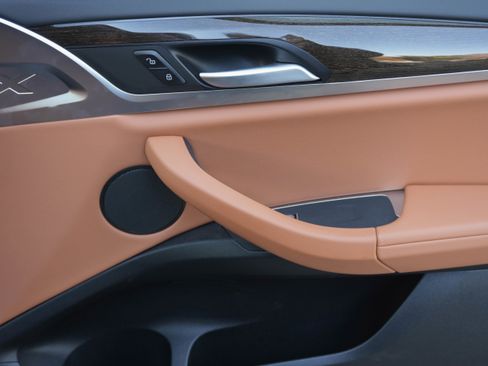 Certified 2025 BMW X4 xDrive30i image 31