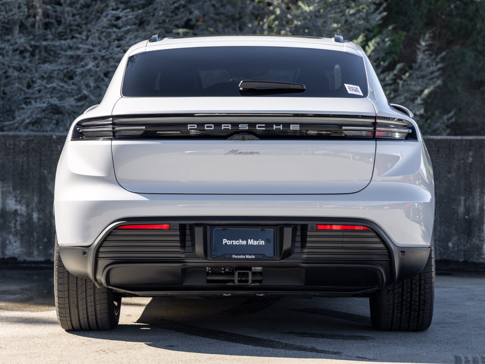 Certified 2025 Porsche Macan Electric RWD image 10
