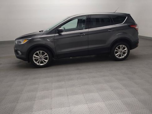 Used 2017 Ford Escape SE FWD image 2